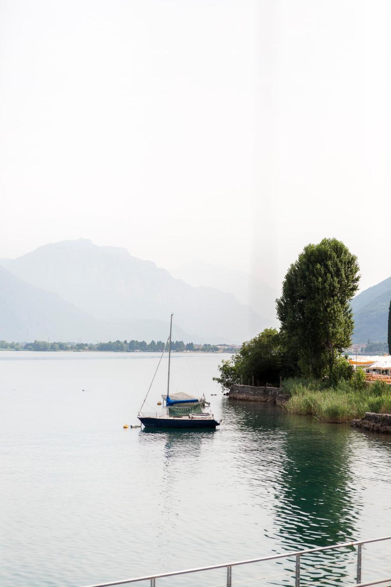Lakefront Home Residenza Il Gallo In Riva Al Lago Pisogne Kültér fotó